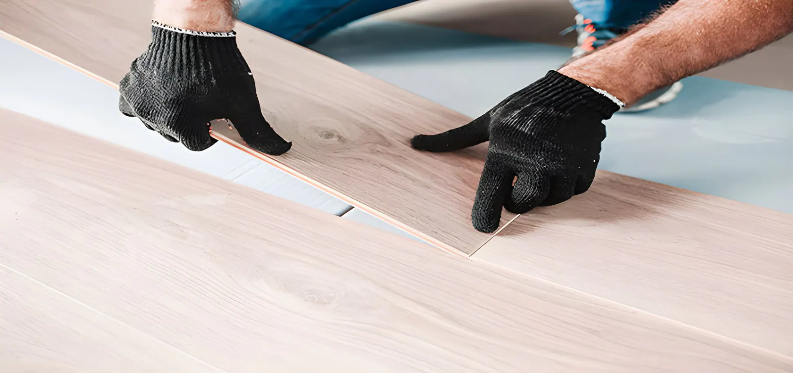 Pose de parquet stratifié dans une maison près de Boulogne-sur-Mer